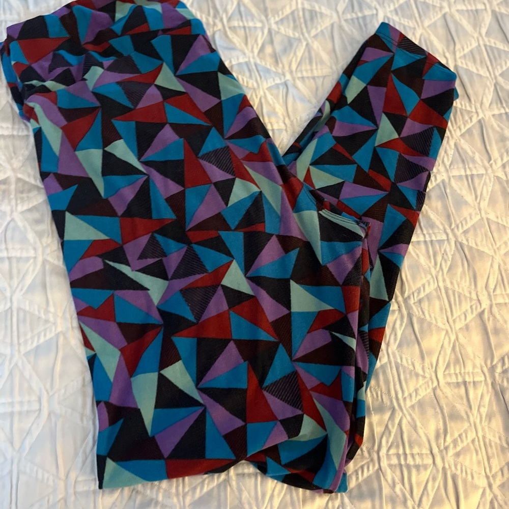 LuLaroe Tall and Curvy Leggings - Picture 3 of 4